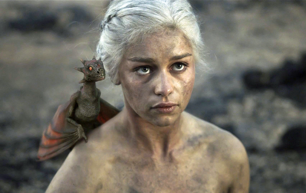 Emilia_Clarke_Queen_of_Dragons_Game_of_Thrones